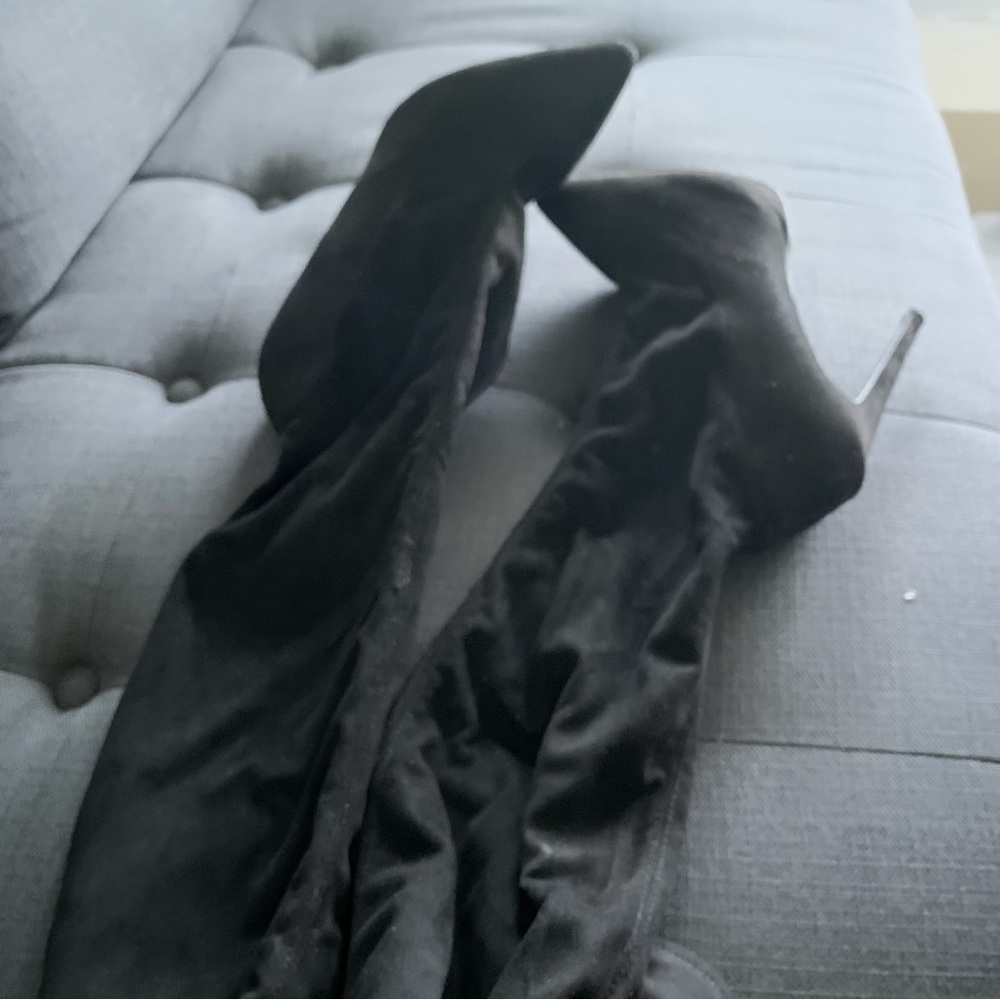 Black knee high boots heels
